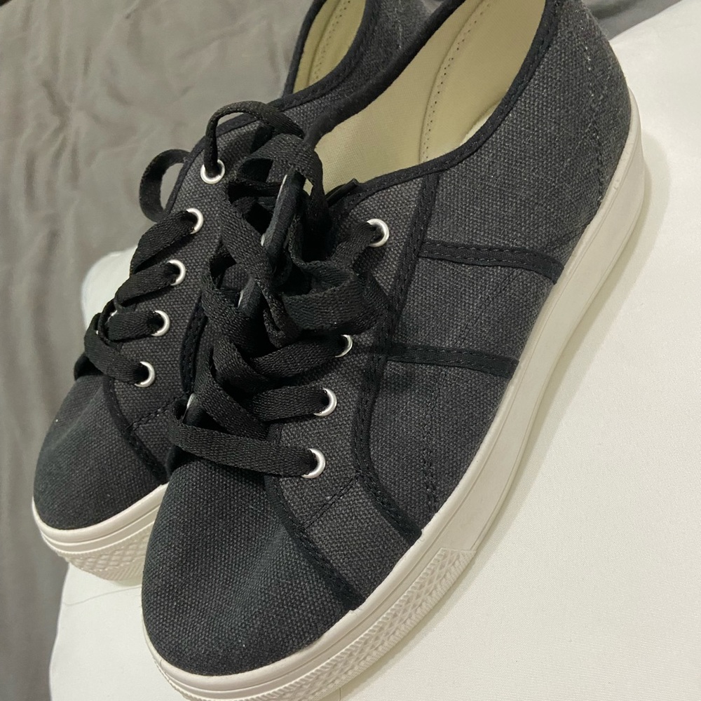 Platform sneaker shoes